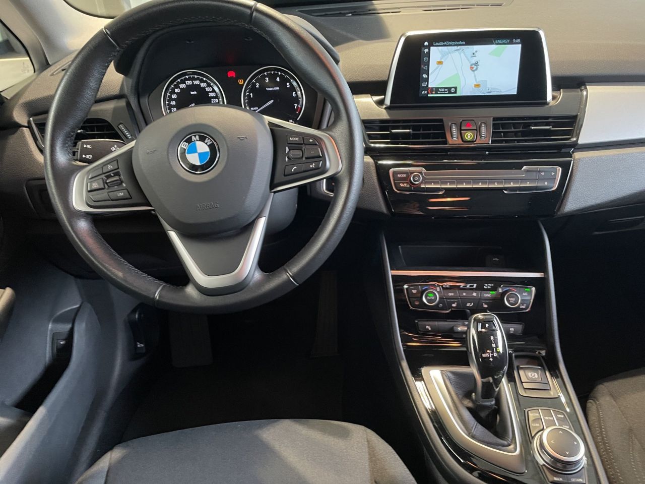BMW 218