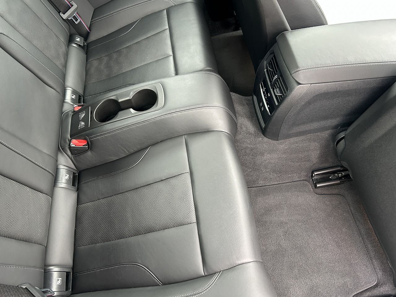 G83 M4 Competition M xDrive Competition RHD