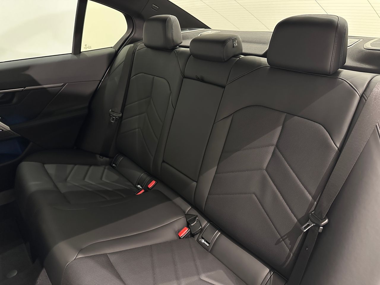 BMW i5 eDrive40 Sedan RHD