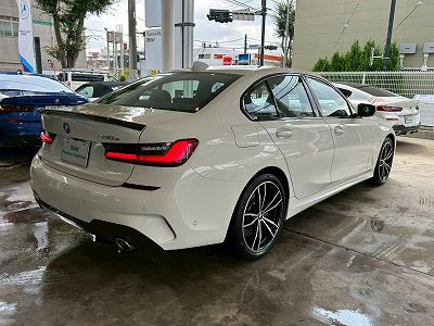 G20 330e Saloon RHD