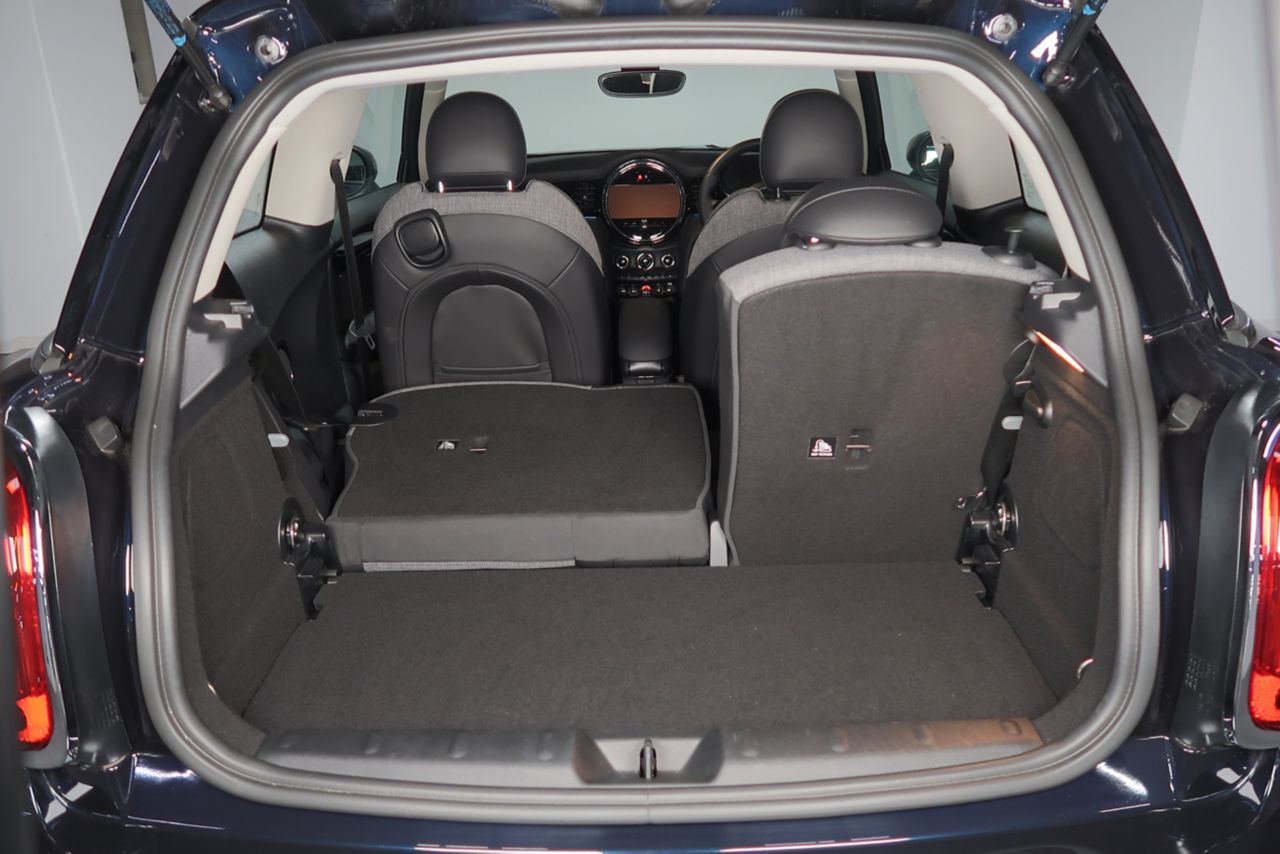 MINI Cooper F56 RHD