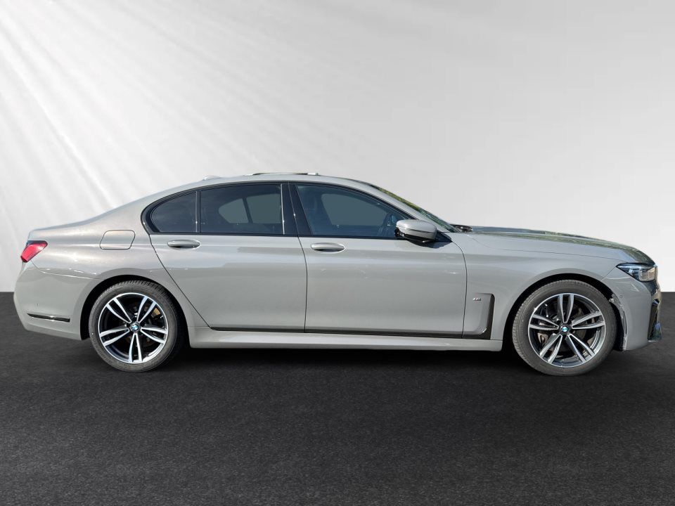 BMW 740