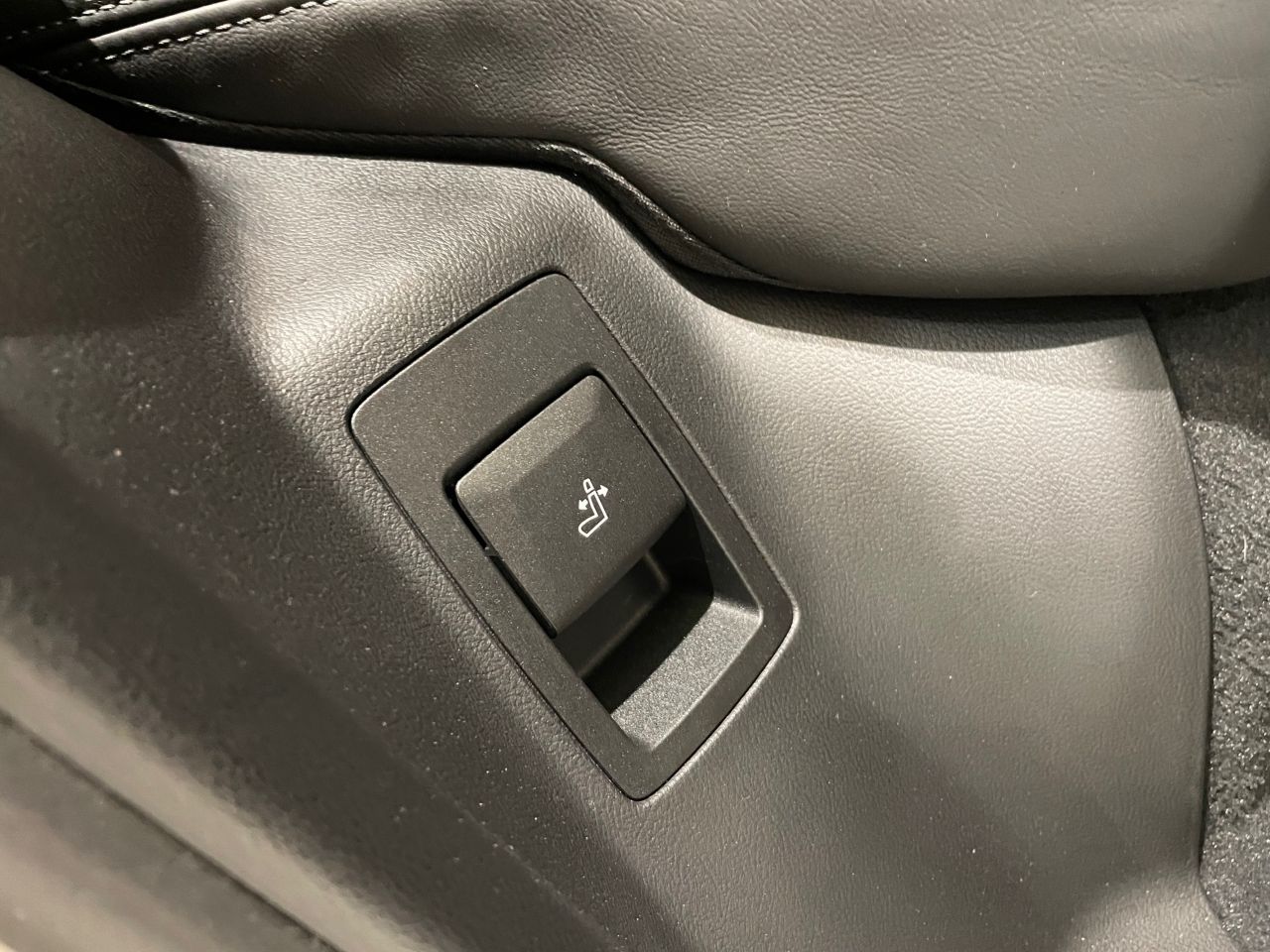 X4 M RHD