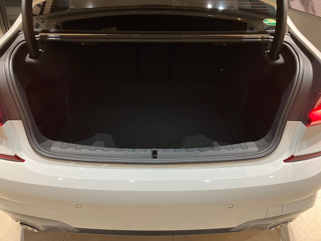 G20 320d xDrive RHD Saloon