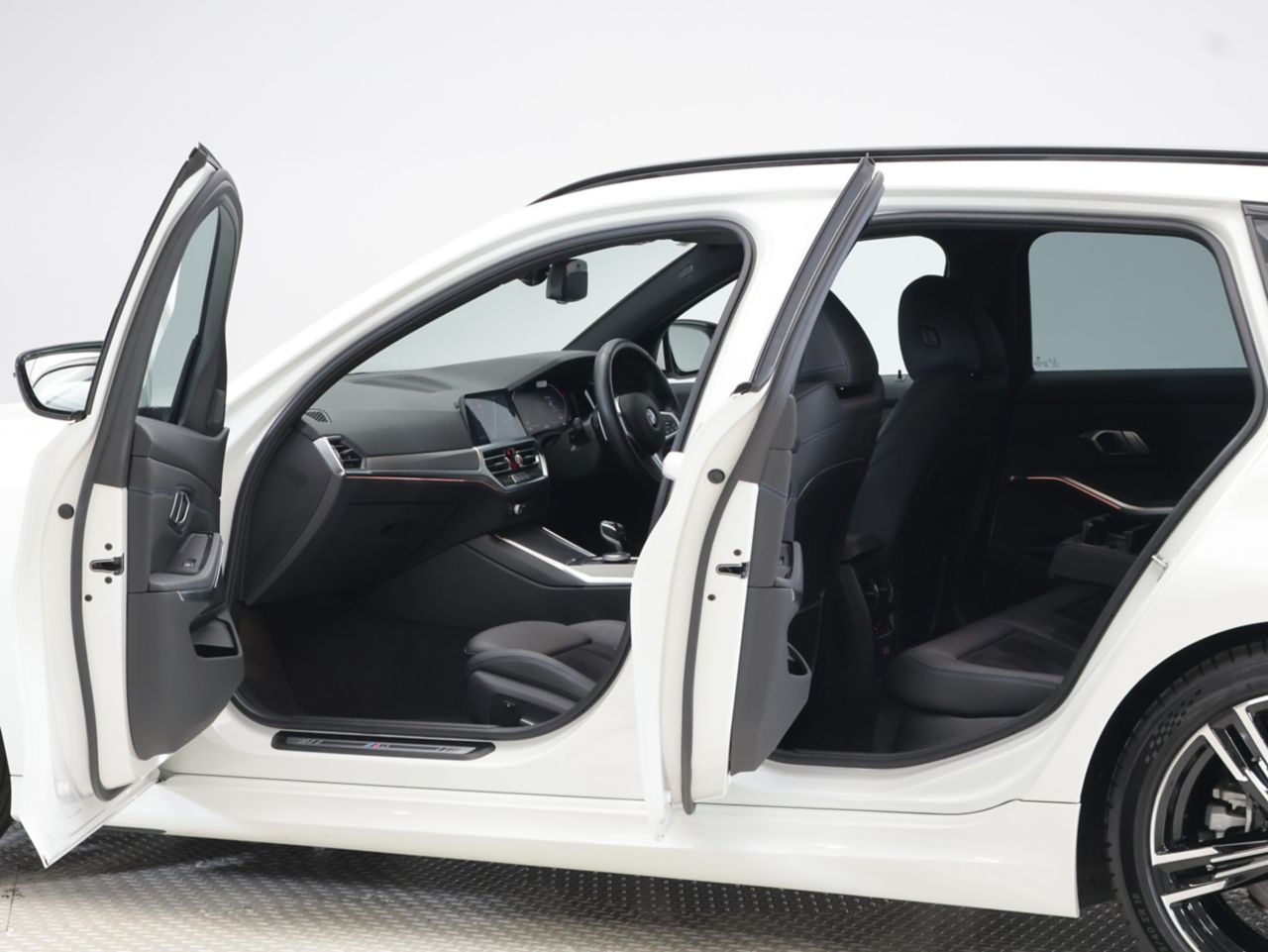 G21 318i Touring