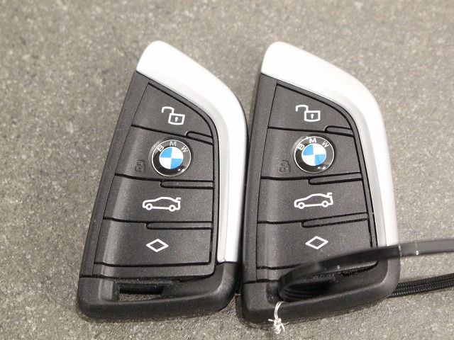 G29 z4 sDrive20i RHD