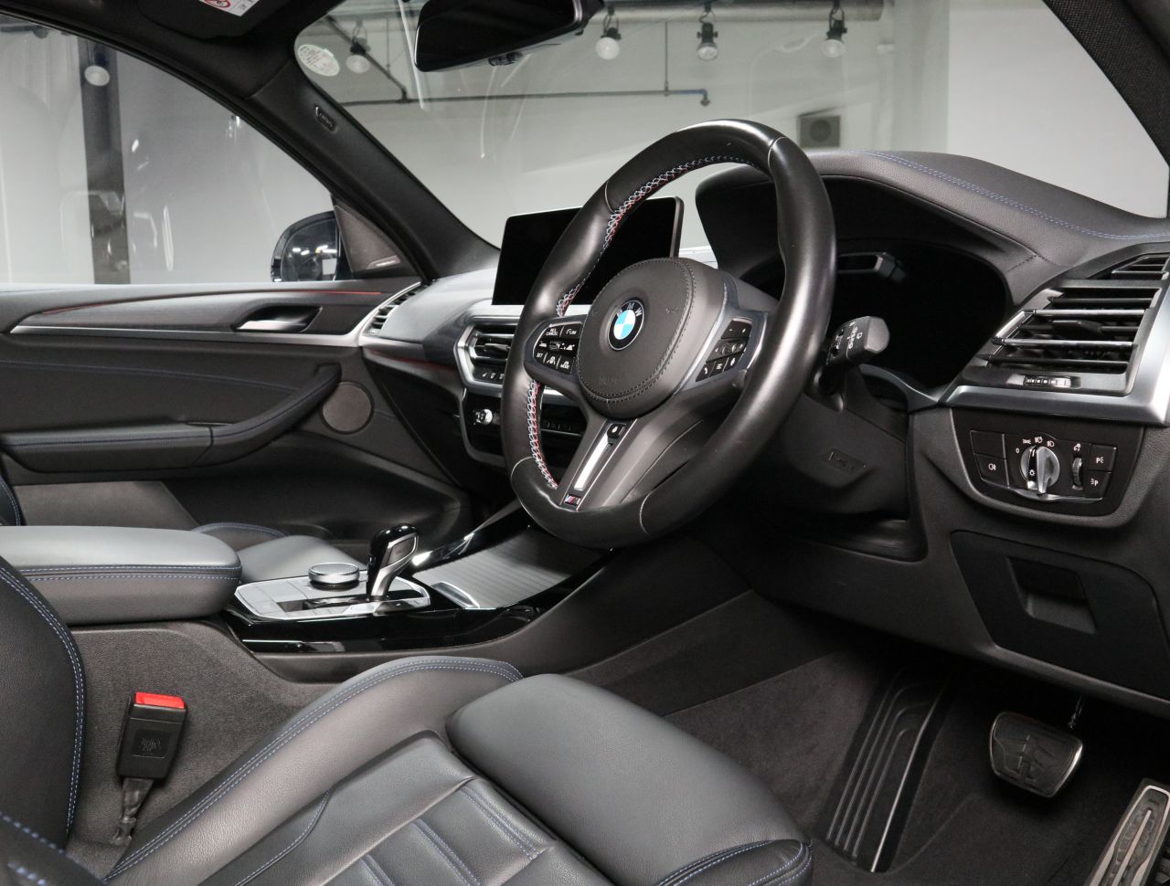 G01 X3 M40d RHD LCI ZA