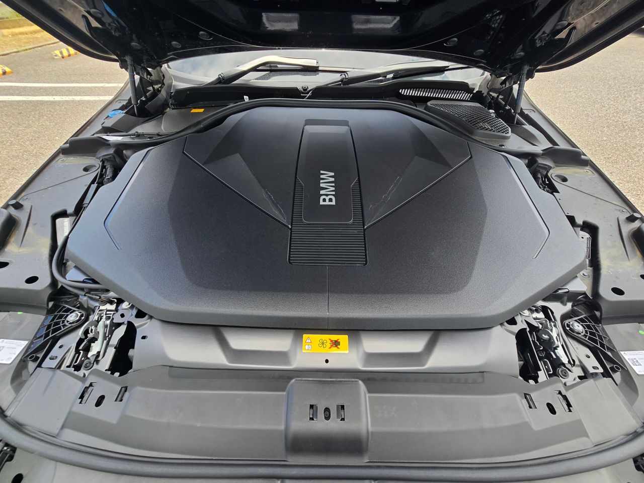 BMW i5 eDrive40 M Sport RHD