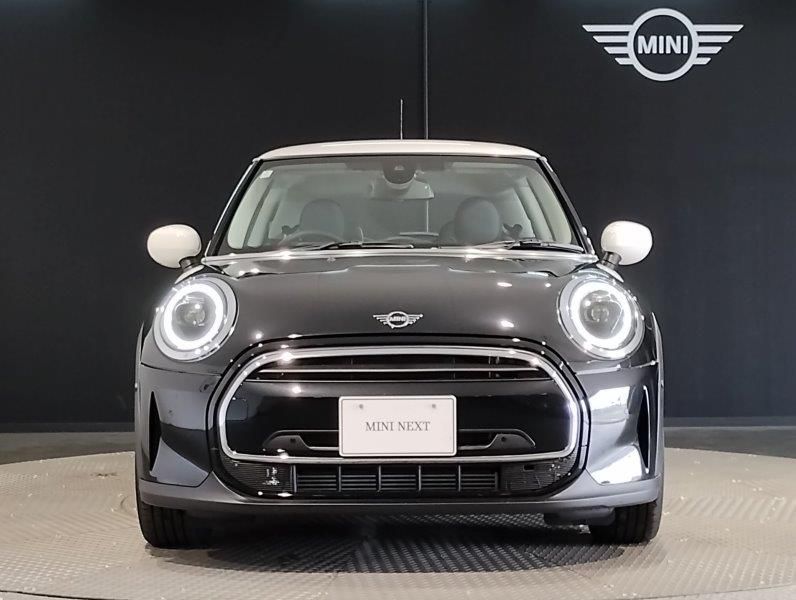 MINI Cooper F56 RHD