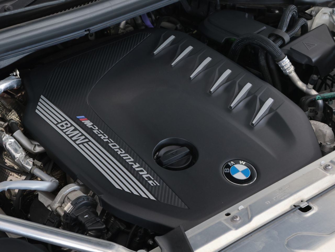 G01 X3 M40d RHD LCI ZA