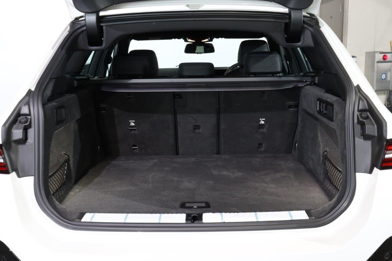 BMW i5 eDrive40 M Sport RHD