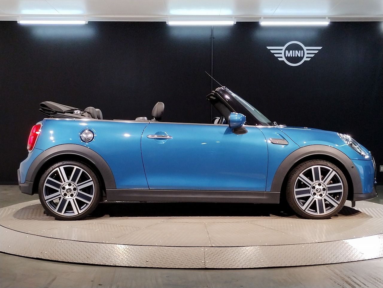 MINI Cooper S Convertible RHD