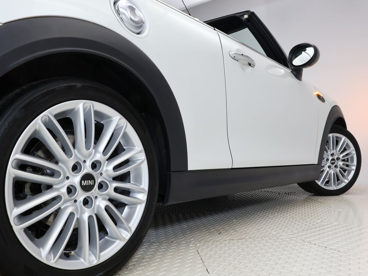 MINI Cooper S Convertible RHD