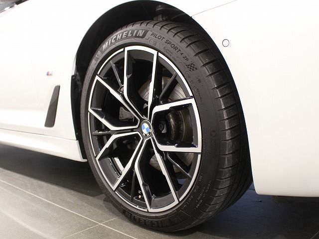 520d xDrive Touring RHD