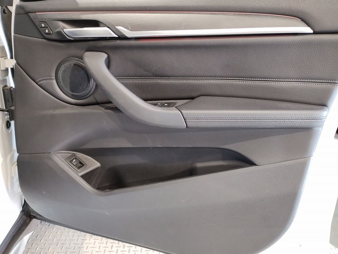 X1 sDrive18i RHD