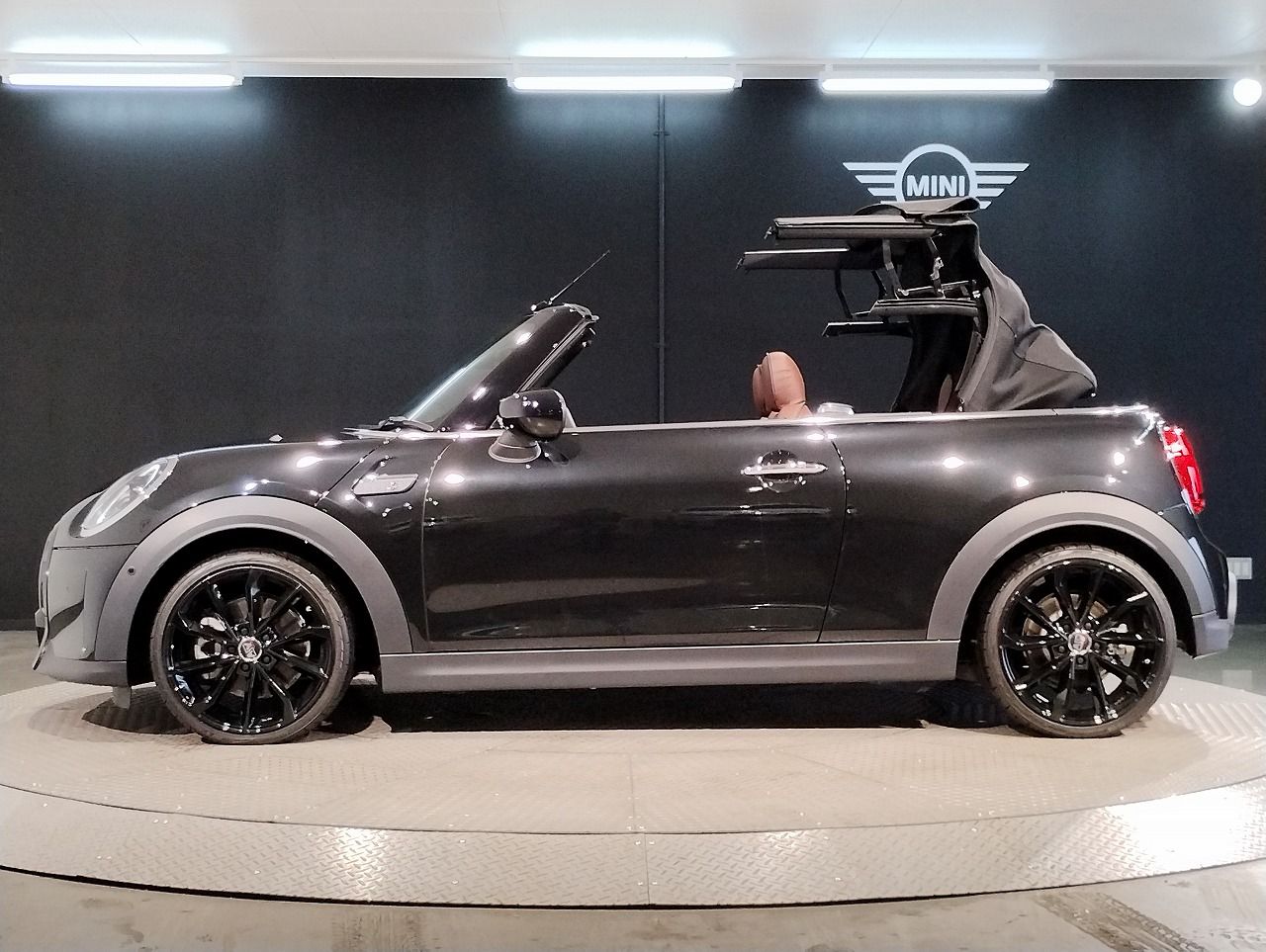 MINI Cooper S Convertible RHD