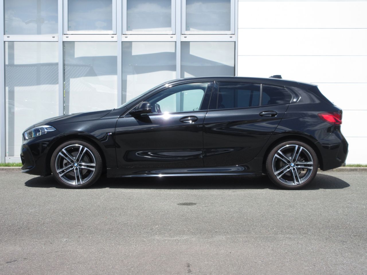 F40 118d Sports Hatch 5-door B47 2.0d