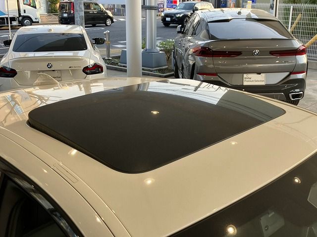530e Sedan RHD
