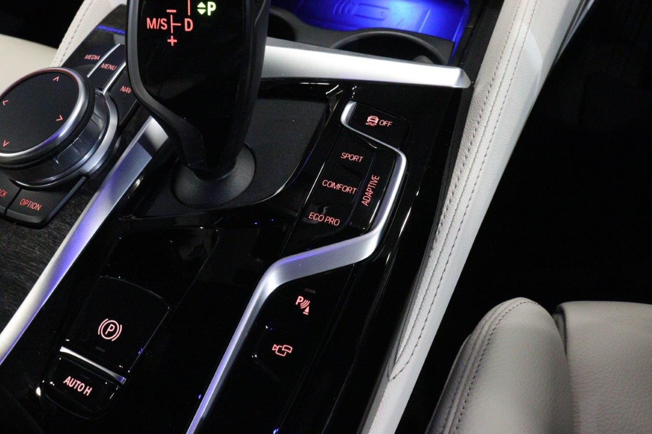 520d xDrive Sedan RHD