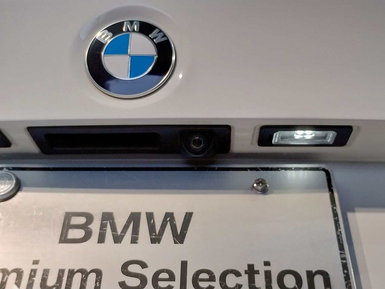 320D SEDAN RHD