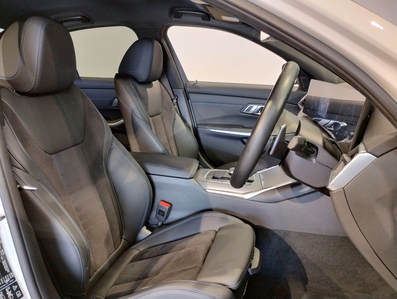 320d xDrive Berline RHD