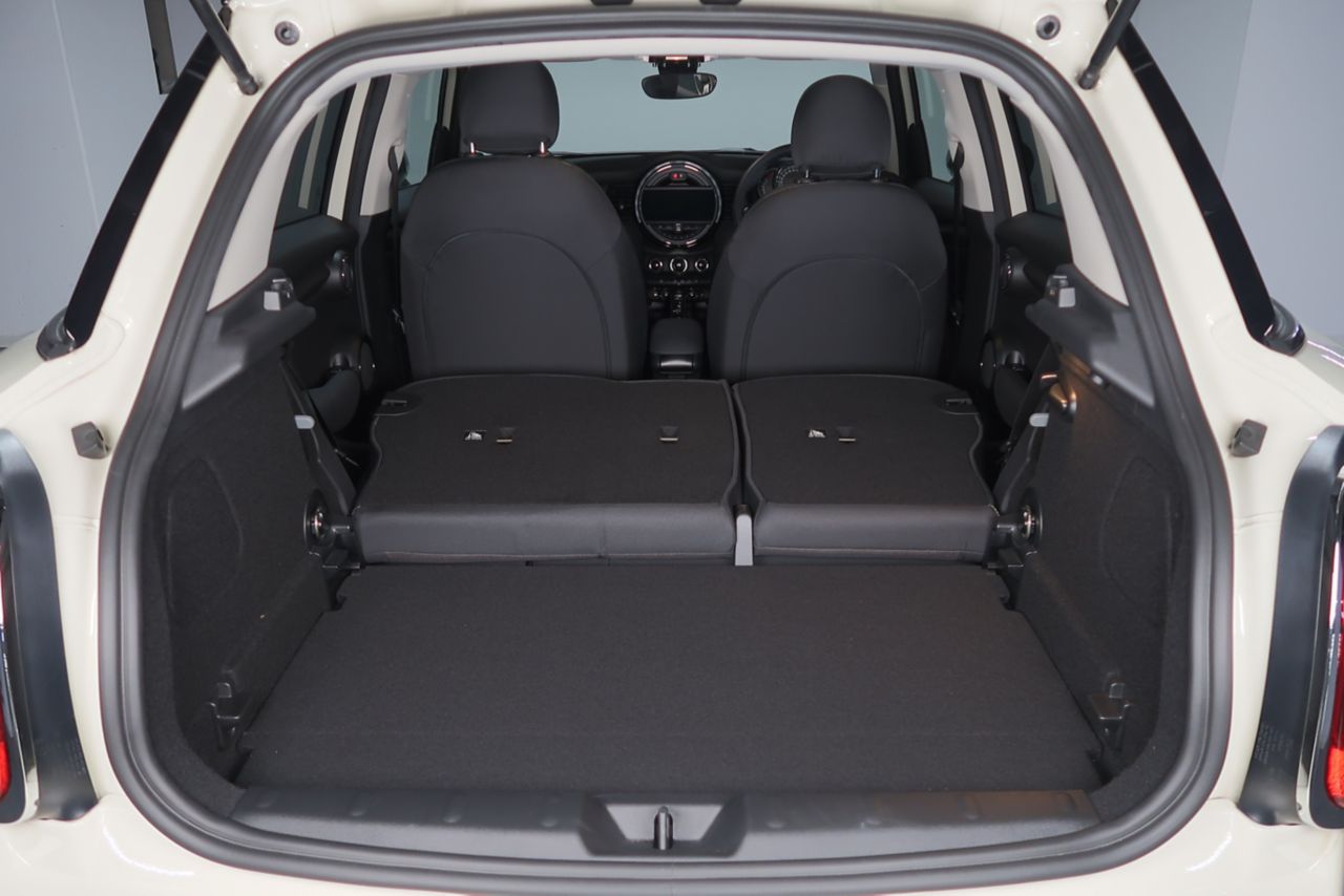 F55 MINI Cooper 5-Door Hatch LCI