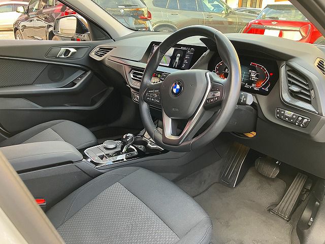 F40 118d Sports Hatch 5-door B47 2.0d