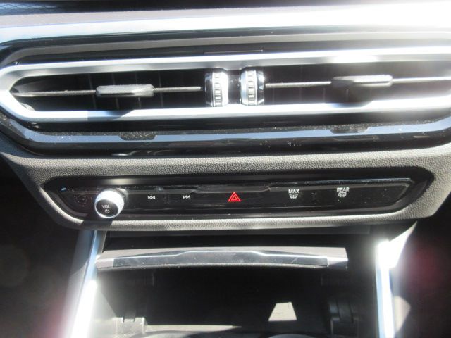 320d xDrive Berline RHD