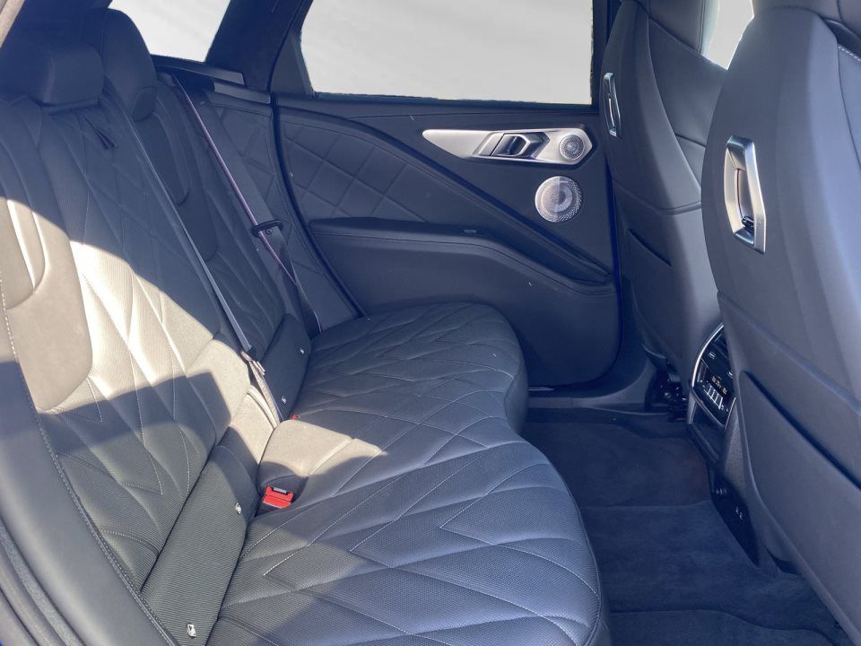 BMW XM