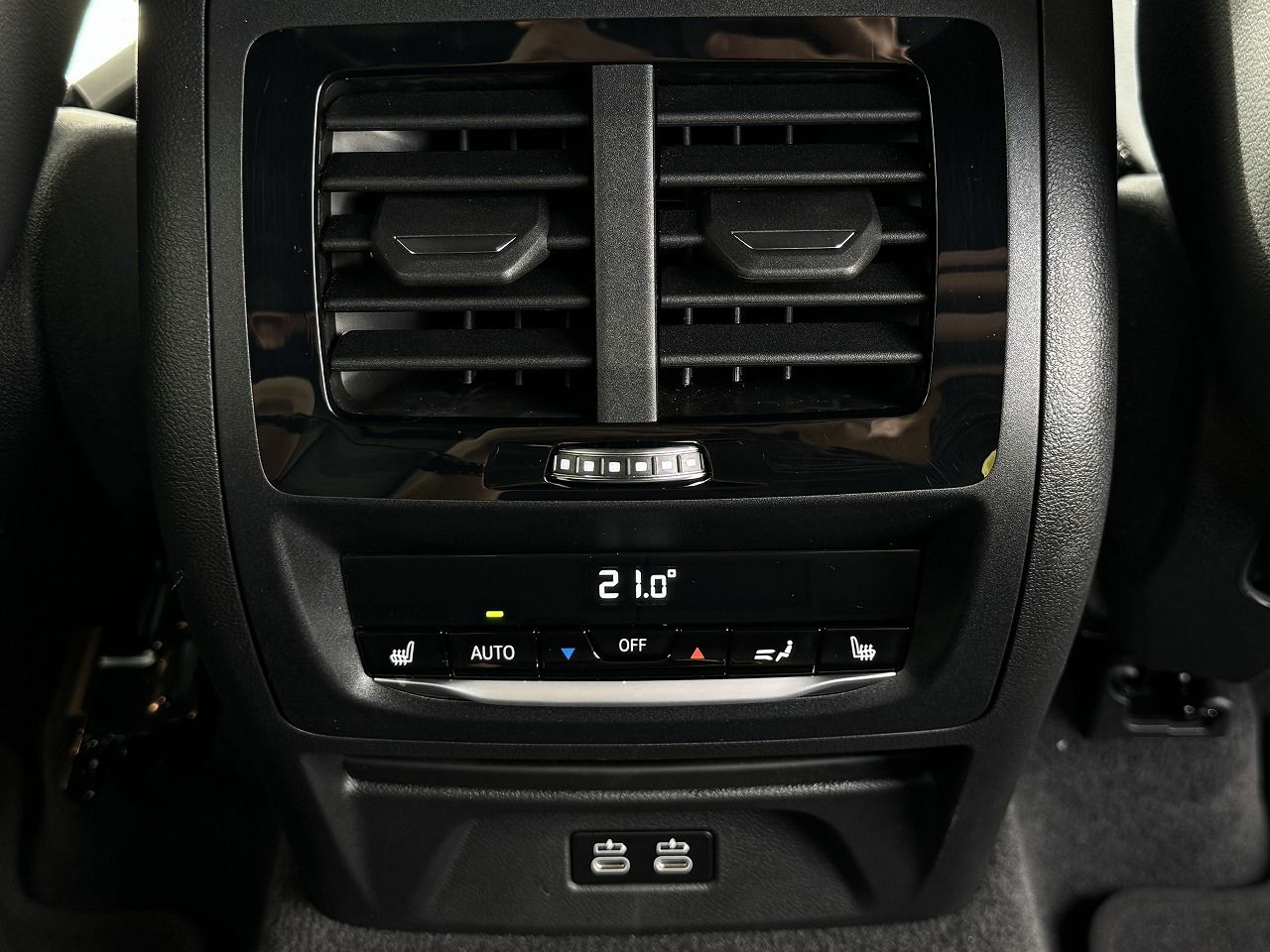 G01 X3 M40d RHD LCI ZA