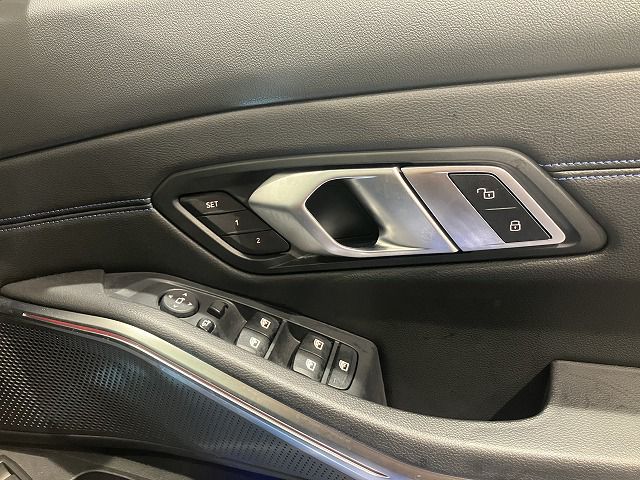 G20 320i Saloon RHD TU