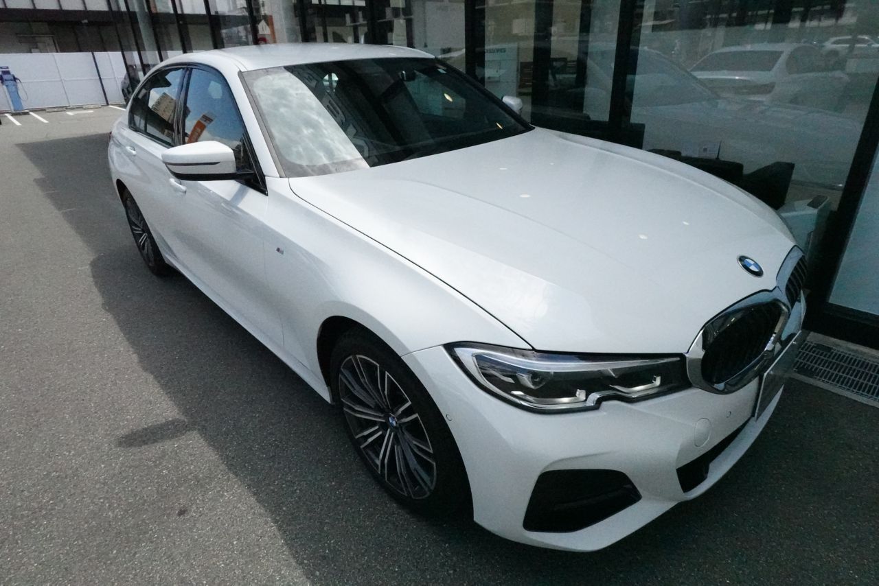 G20 330e Saloon RHD