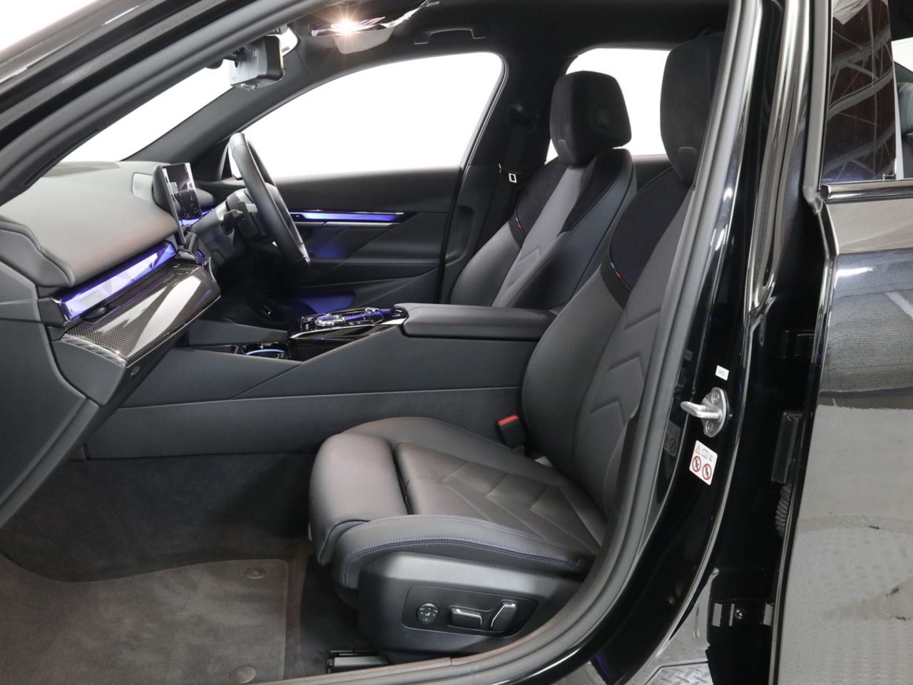 BMW i5 M60 xDrive Sedan RHD