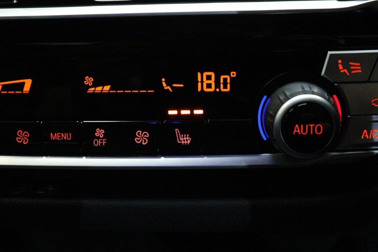 520d xDrive Sedan RHD