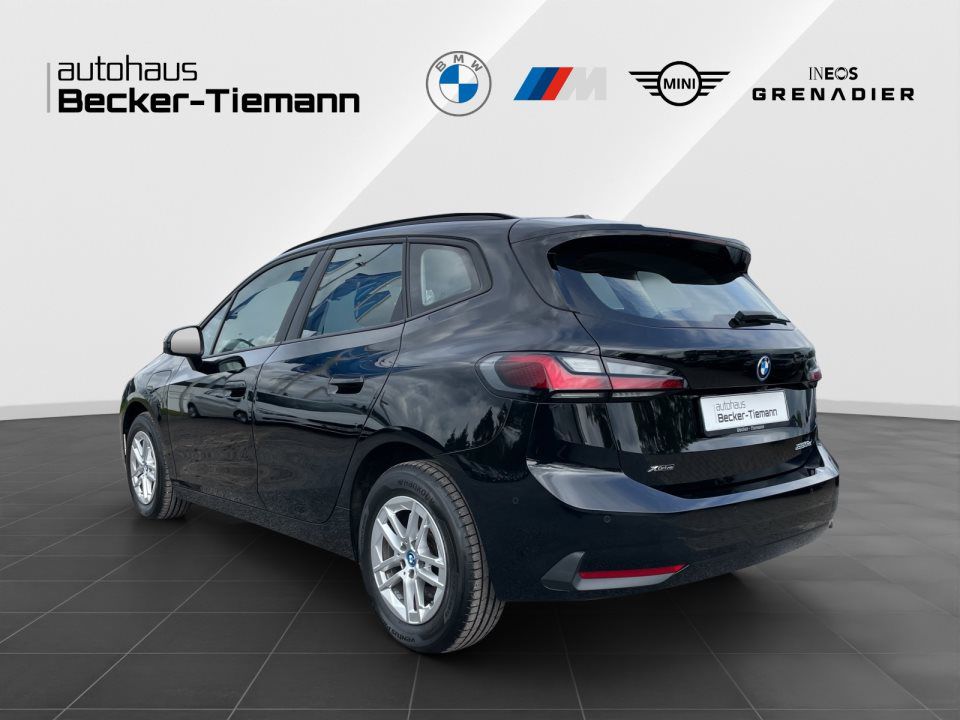BMW 225