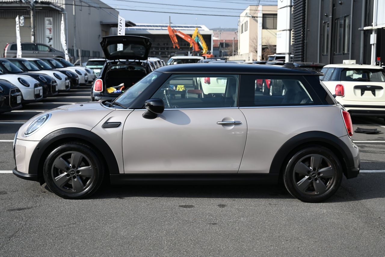 MINI Cooper F56 RHD