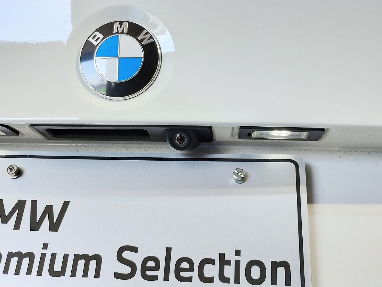 320D SEDAN RHD