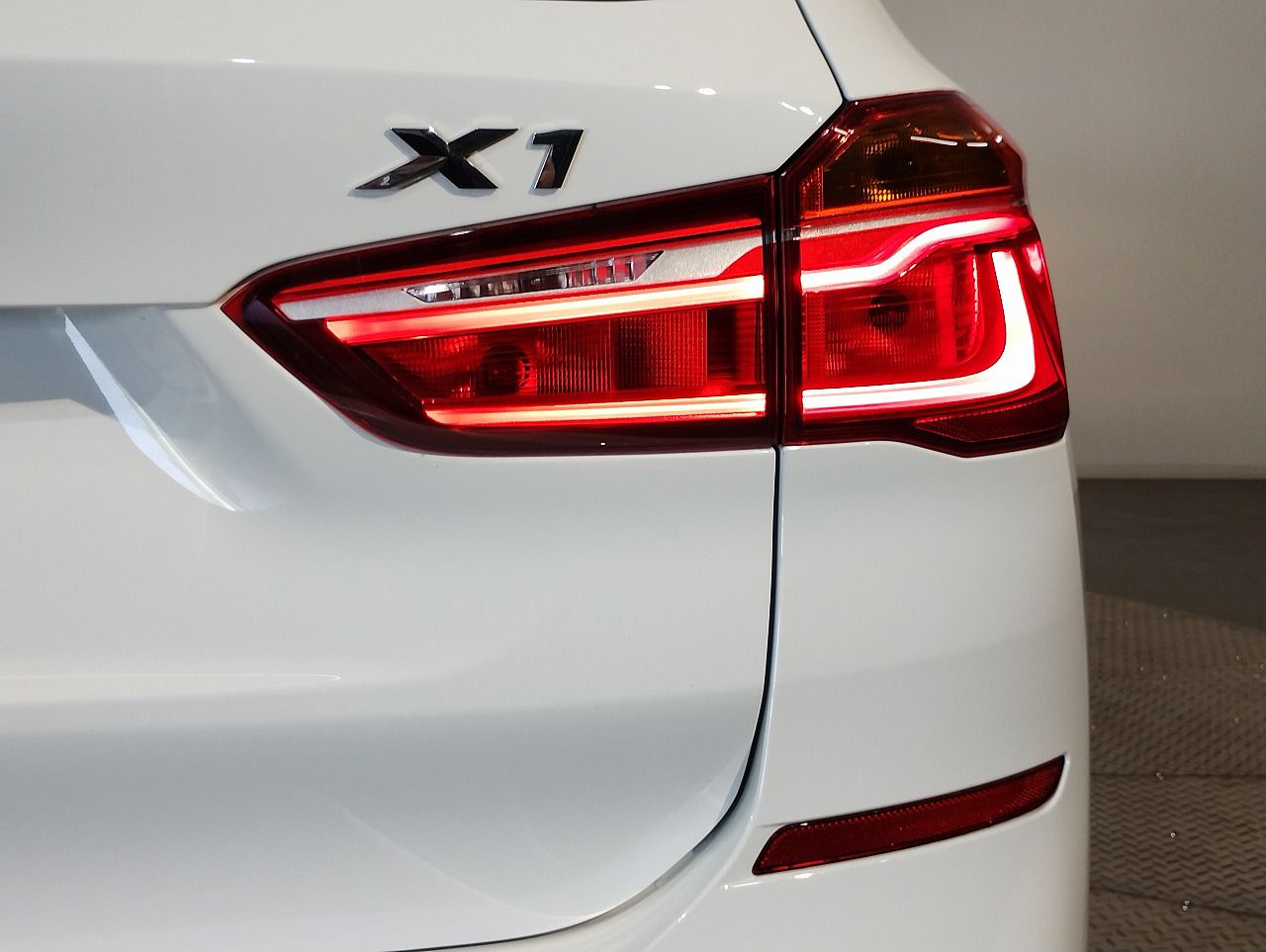 X1 X18D