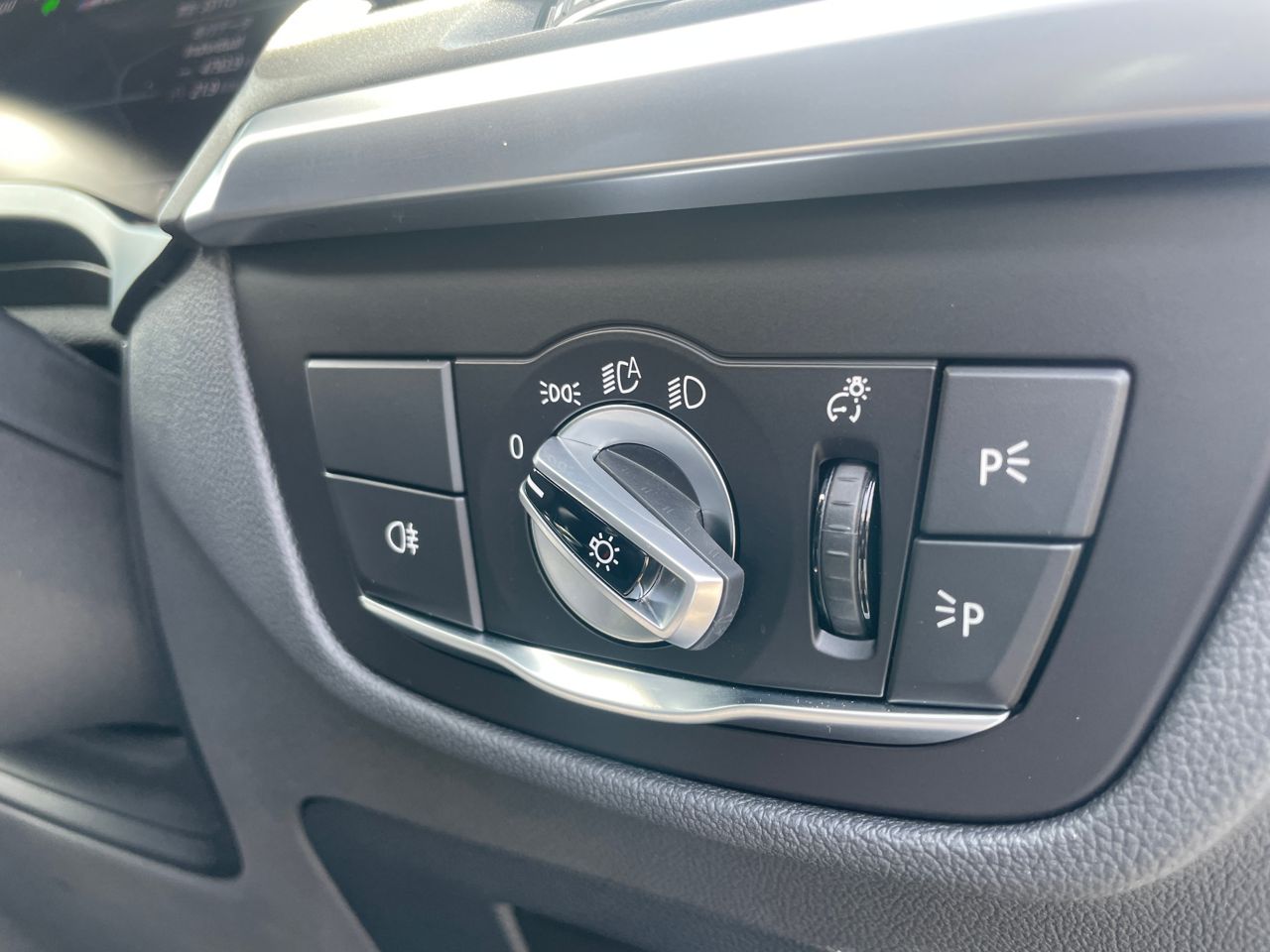 G01 X3 M40d RHD LCI ZA