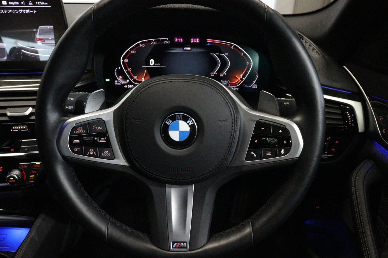 520d xDrive Sedan RHD