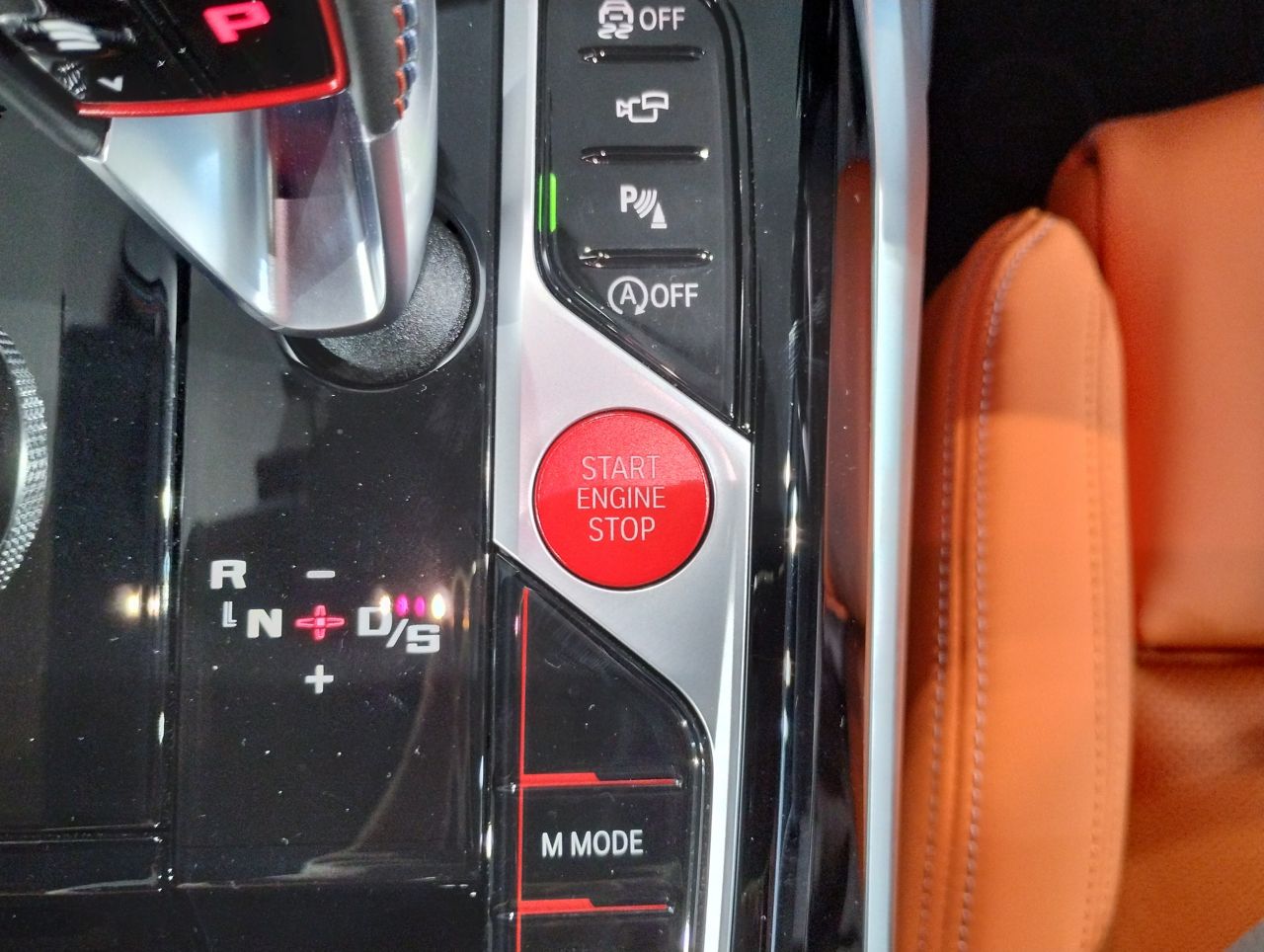 G83 M4 Competition M xDrive Competition RHD