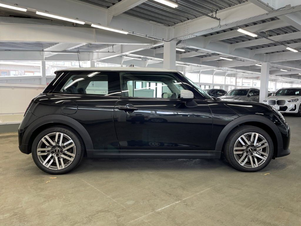 F66 MINI Cooper C 3Dr