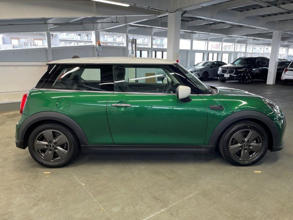 MINI Cooper F56 RHD