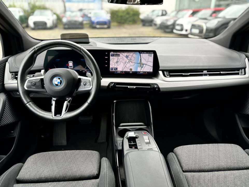 BMW 225