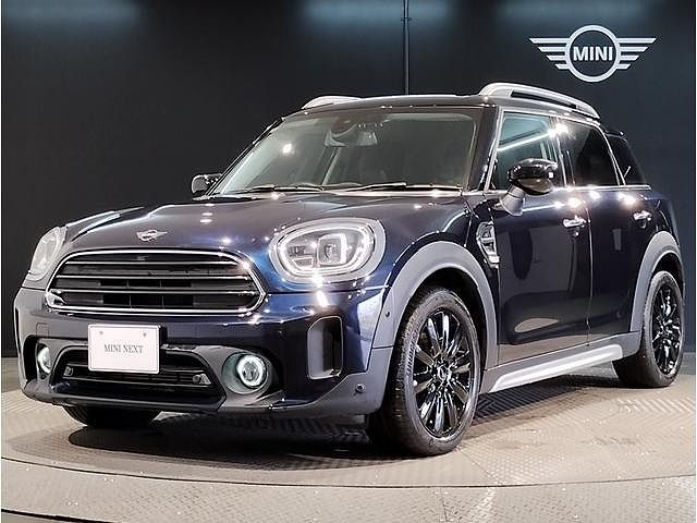 THE NEW MINI COOPER D CROSSOVER.