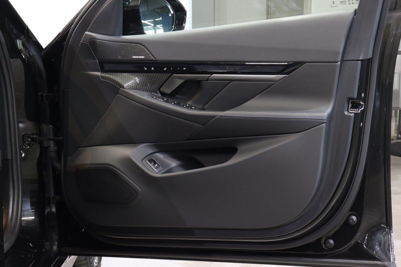 BMW i5 M60 xDrive Sedan RHD