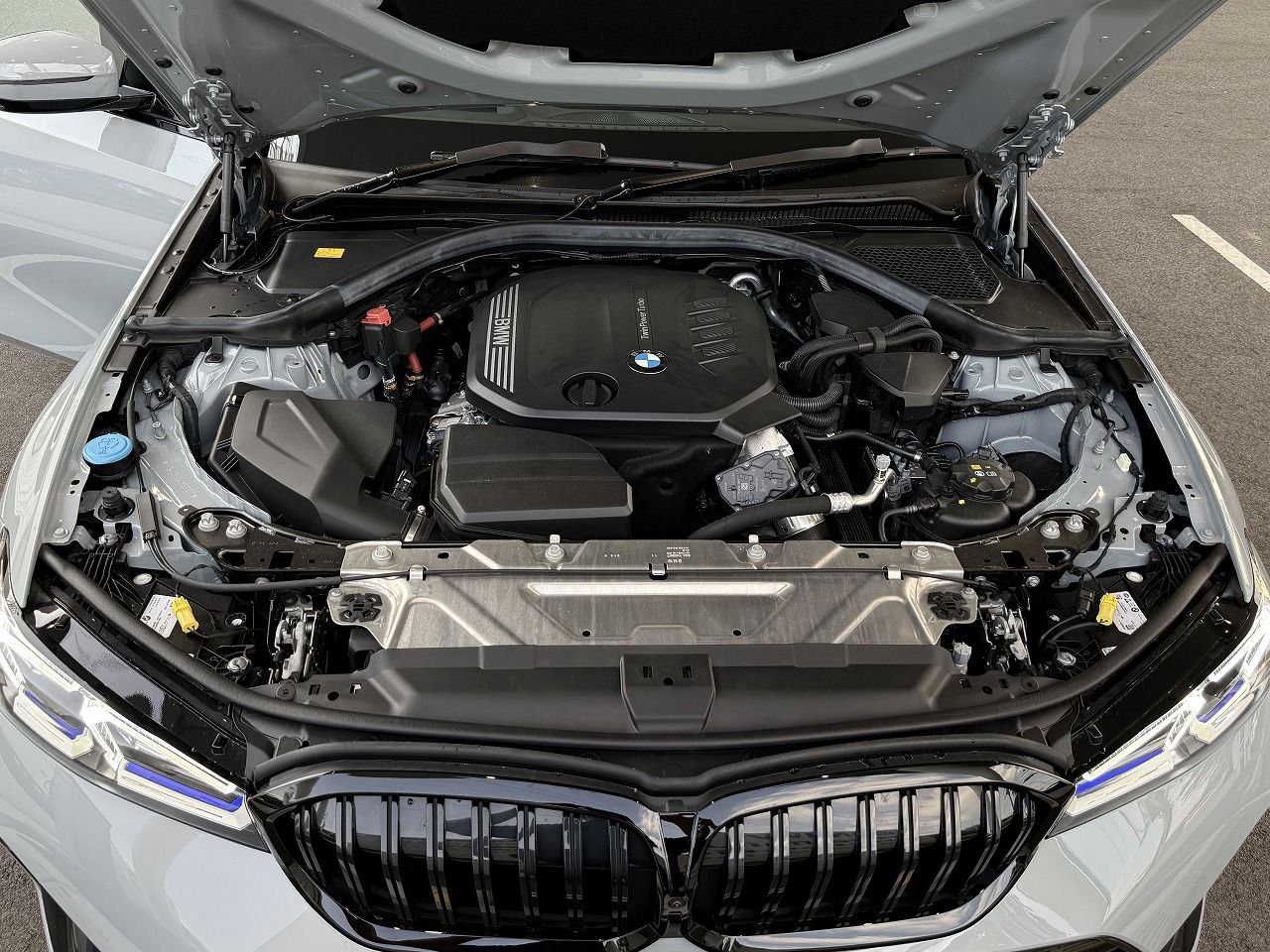 320d xDrive Berline RHD