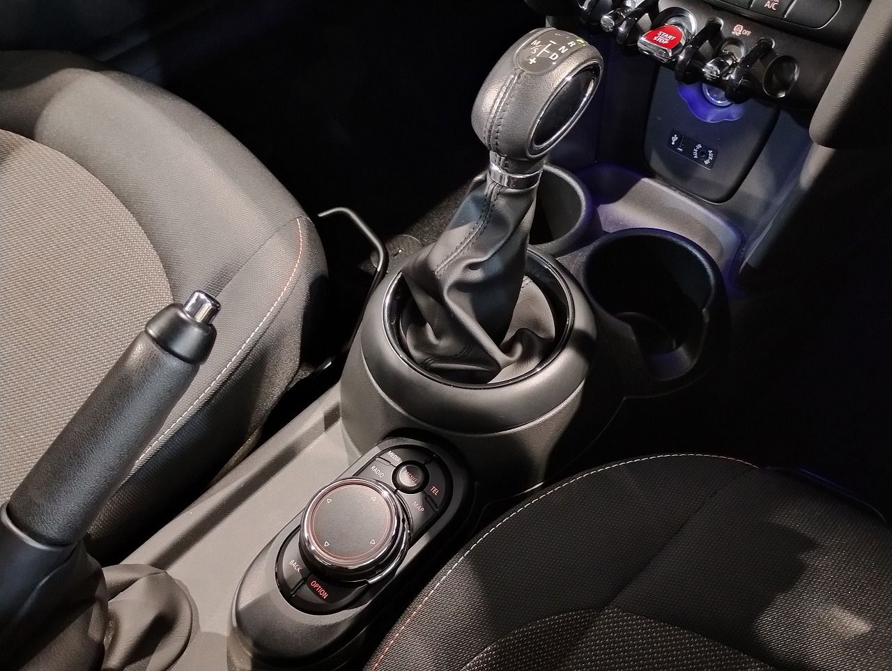 F56 COOPER D (AT)