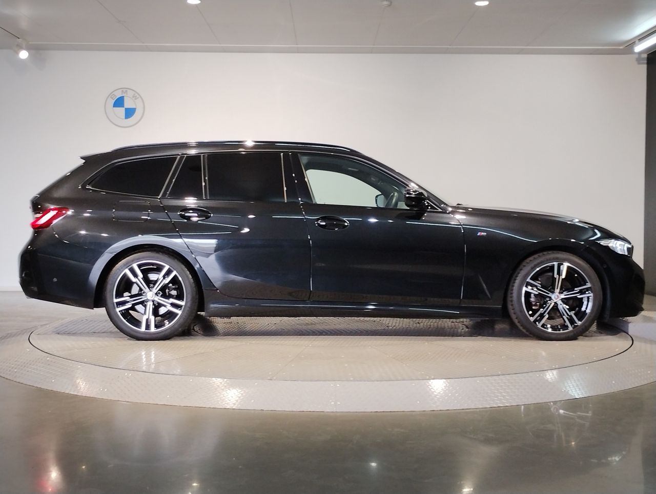 318i Touring RHD
