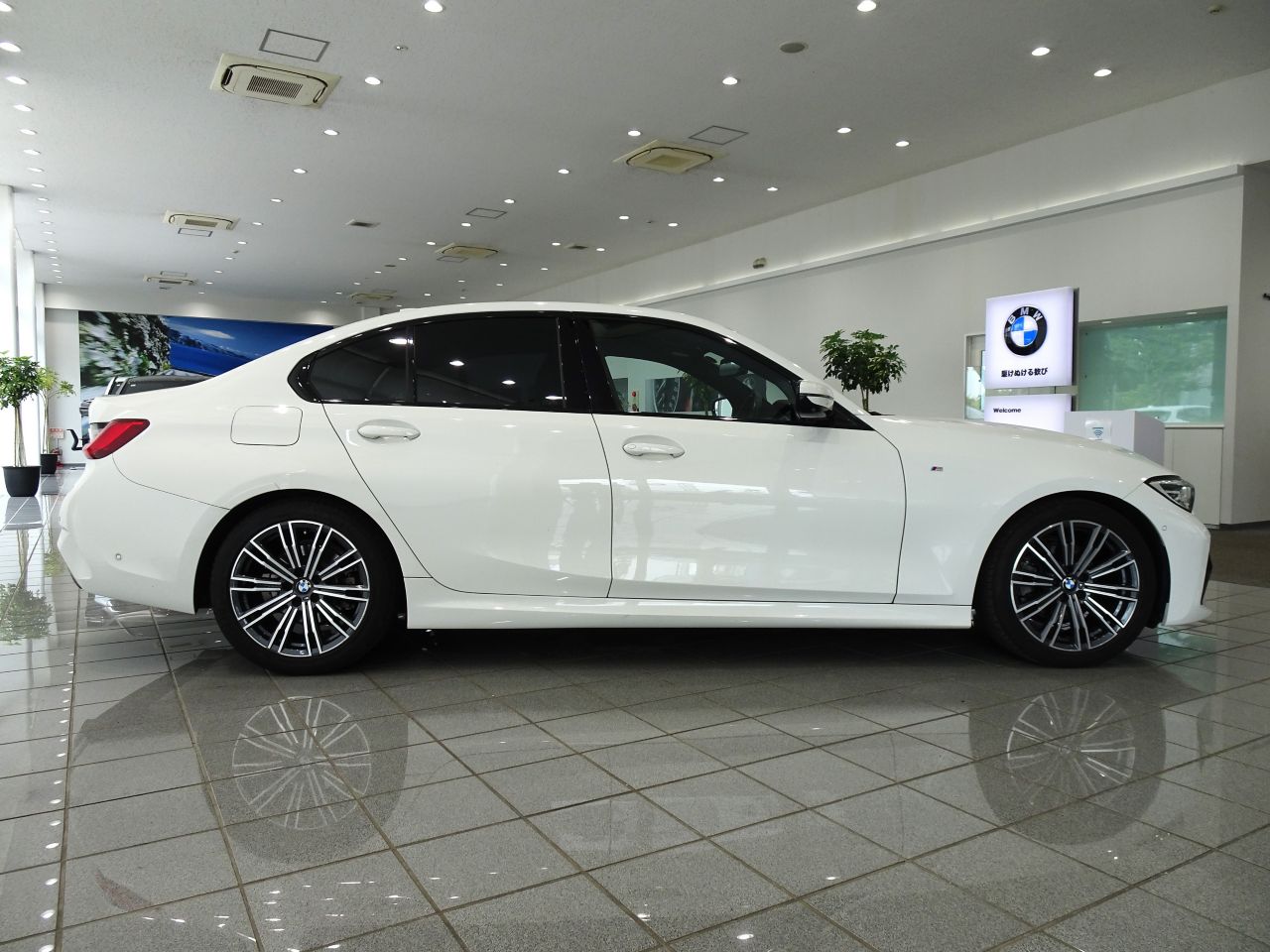 G20 320i Saloon RHD TU